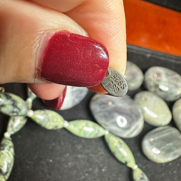 16" Vintage GSJ nephrite jade, pearl and sterling silver clasp necklace! - Picture 10 of 14